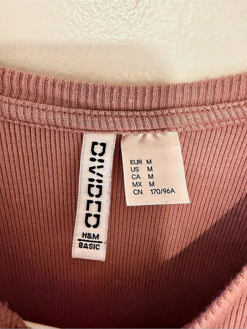 Chilean Pink H&M Basic Short Sleeve Tee — Medium - Picture 3 of 4